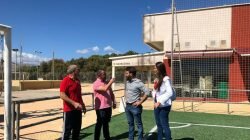 Vox acusa al equipo de Gobierno de “incapacidad” para mandar los campos de fútbol del Almería